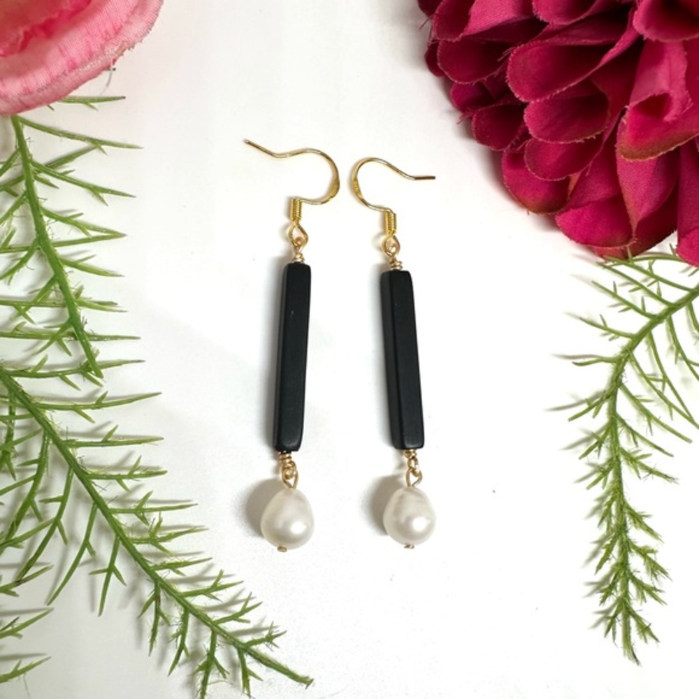 NEW⚜️Black Wood & Freshwater Pearl Drop Earrings